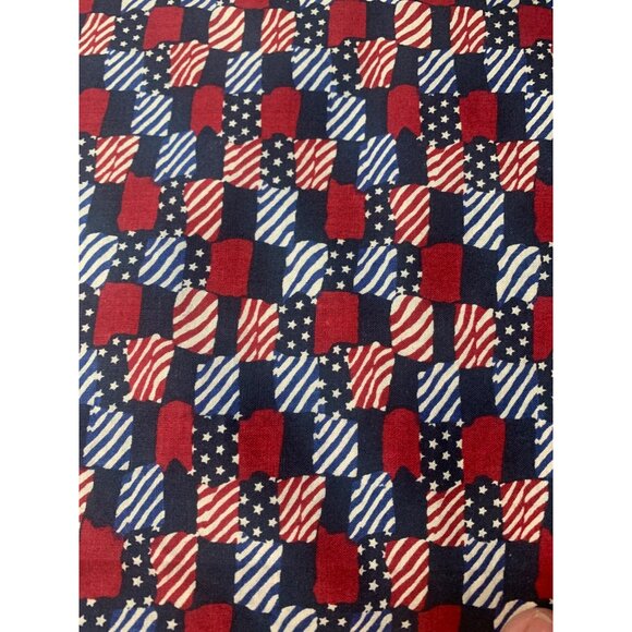 1/2 yard USA Flag Pattern Fabric Cotton 46" Wide Patriotic Red White Blue Materi - Picture 2 of 5